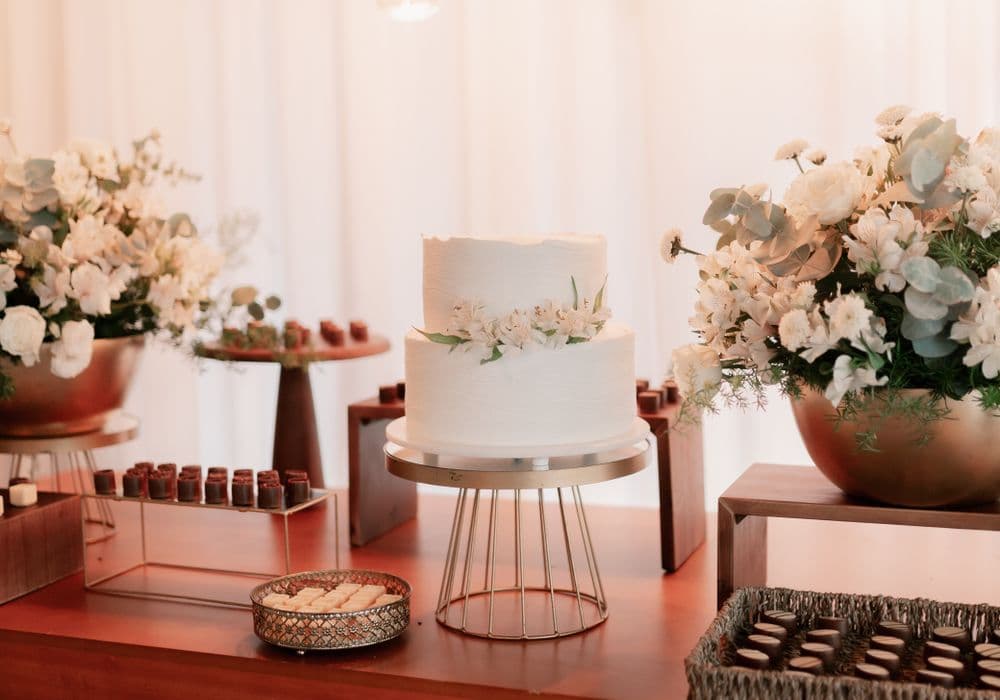 Clean, simple wedding cake with minimal decoration — an honest look at traditional bakery options